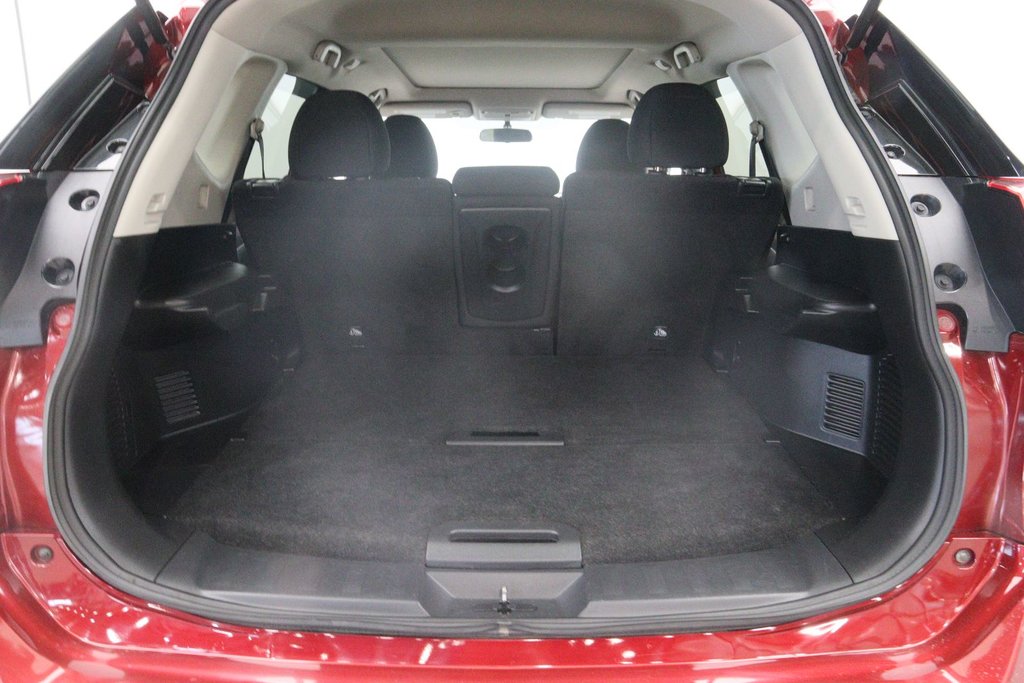 2018 Nissan Rogue in Sept-Îles, Quebec - 16 - w1024h768px