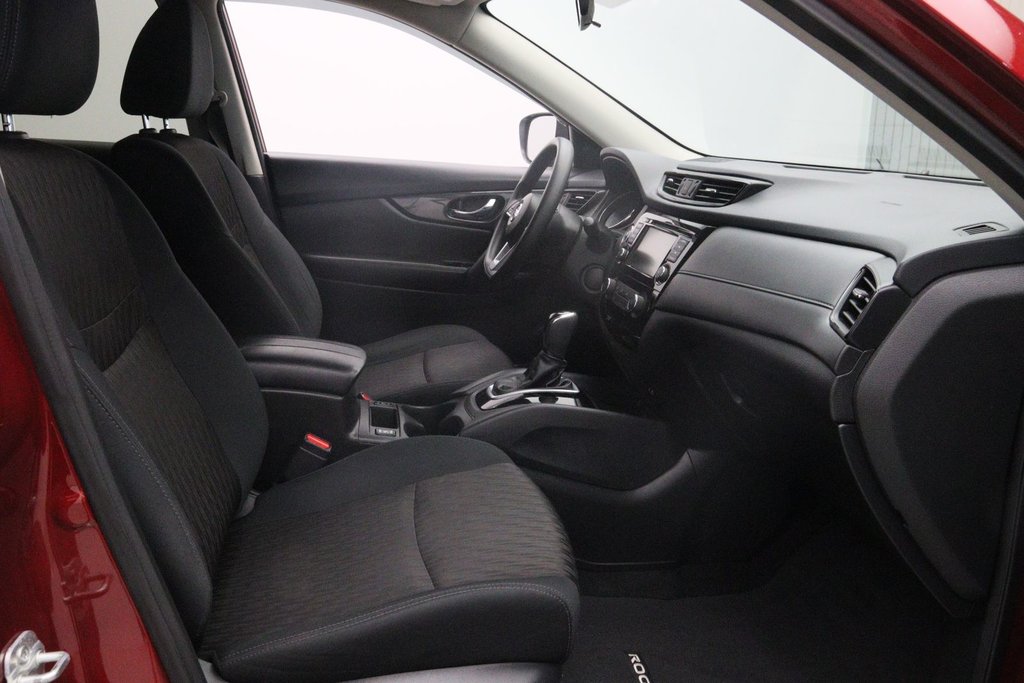 2018 Nissan Rogue in Sept-Îles, Quebec - 15 - w1024h768px