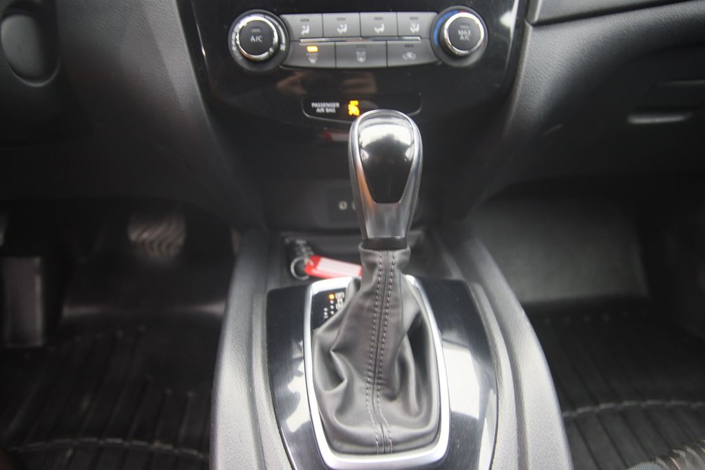 Nissan Rogue  2019 à Jonquière, Québec - 13 - w1024h768px