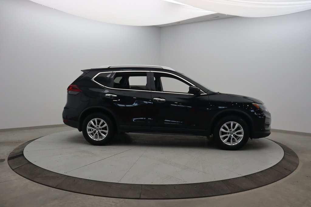 2020 Nissan Rogue in Baie-Comeau, Quebec - 3 - w1024h768px