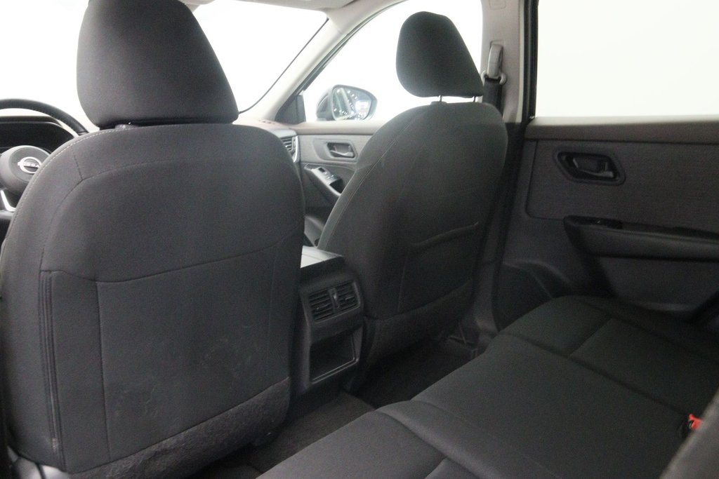 Nissan Rogue  2023 à Jonquière, Québec - 8 - w1024h768px