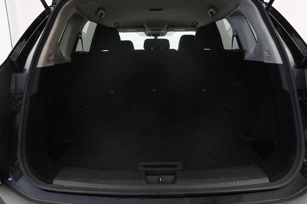 Nissan Rogue  2023 à Jonquière, Québec - 16 - w1024h768px
