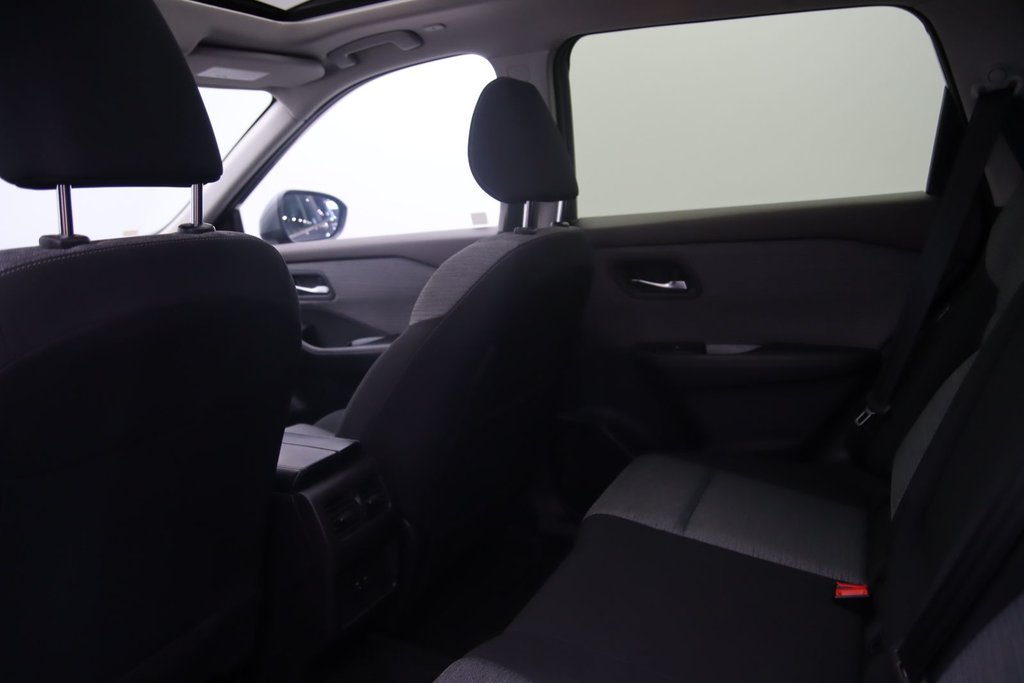 2023 Nissan Rogue SV in Jonquière, Quebec - 9 - w1024h768px