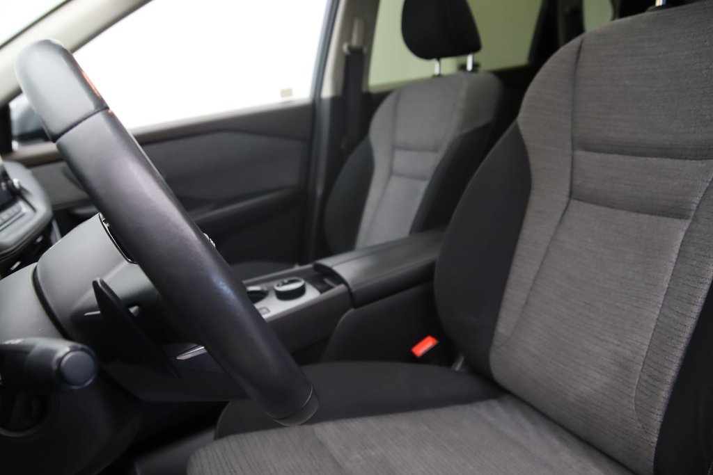 2023 Nissan Rogue SV in Jonquière, Quebec - 7 - w1024h768px