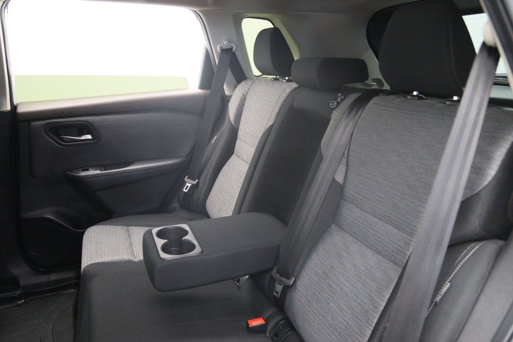 2023 Nissan Rogue in Baie-Comeau, Quebec - 8 - w1024h768px
