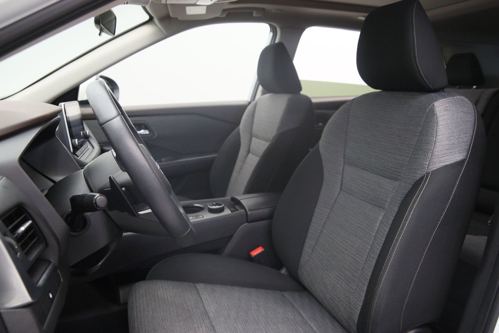 2023 Nissan Rogue in Baie-Comeau, Quebec - 6 - w1024h768px
