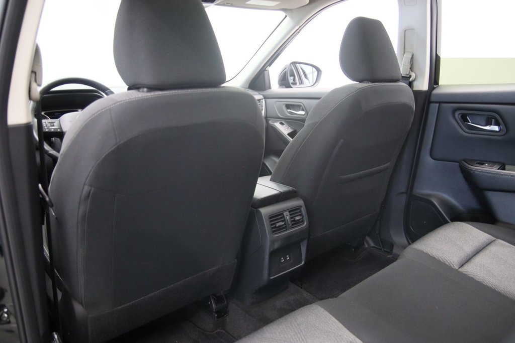 Nissan Rogue  2025 à Baie-Comeau, Québec - 9 - w1024h768px