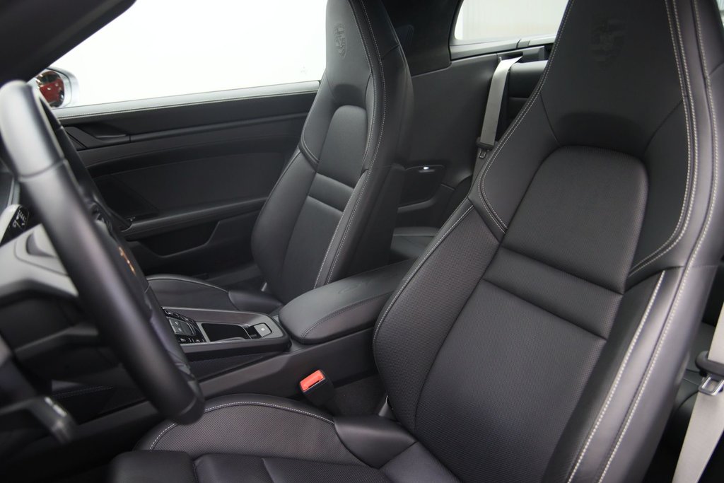 2022 Porsche 911 in Jonquière, Quebec - 7 - w1024h768px