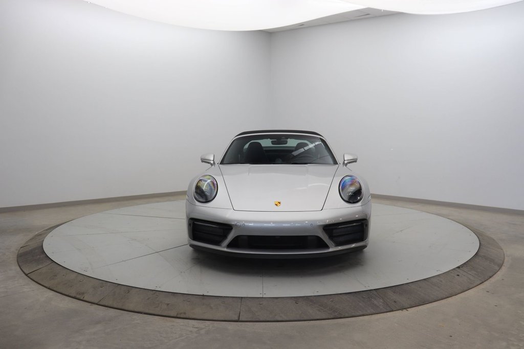 2022 Porsche 911 in Jonquière, Quebec - 2 - w1024h768px