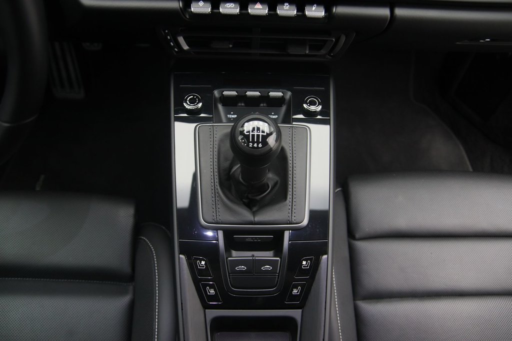 2022 Porsche 911 in Jonquière, Quebec - 11 - w1024h768px