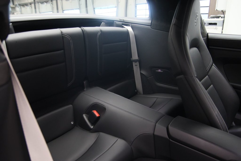 2022 Porsche 911 in Jonquière, Quebec - 13 - w1024h768px