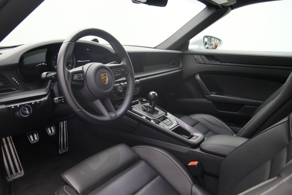 2022 Porsche 911 in Jonquière, Quebec - 6 - w1024h768px