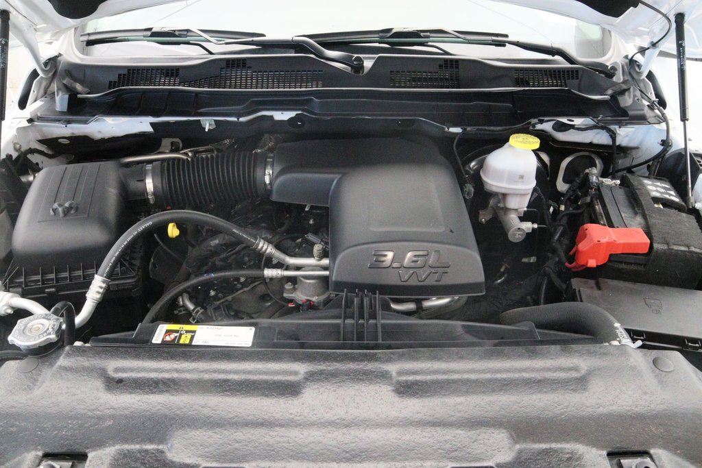 2023 Ram 1500 Classic in Sept-Îles, Quebec - 17 - w1024h768px