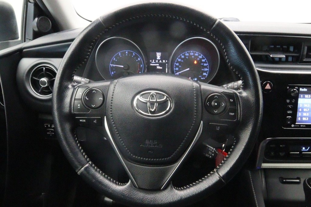 2018 Toyota Corolla iM in Sept-Îles, Quebec - 11 - w1024h768px