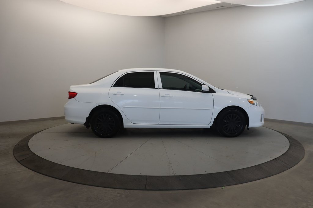 Toyota Corolla  2013 à Jonquière, Québec - 3 - w1024h768px