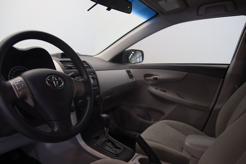 Toyota Corolla  2013 à Jonquière, Québec - 6 - w1024h768px
