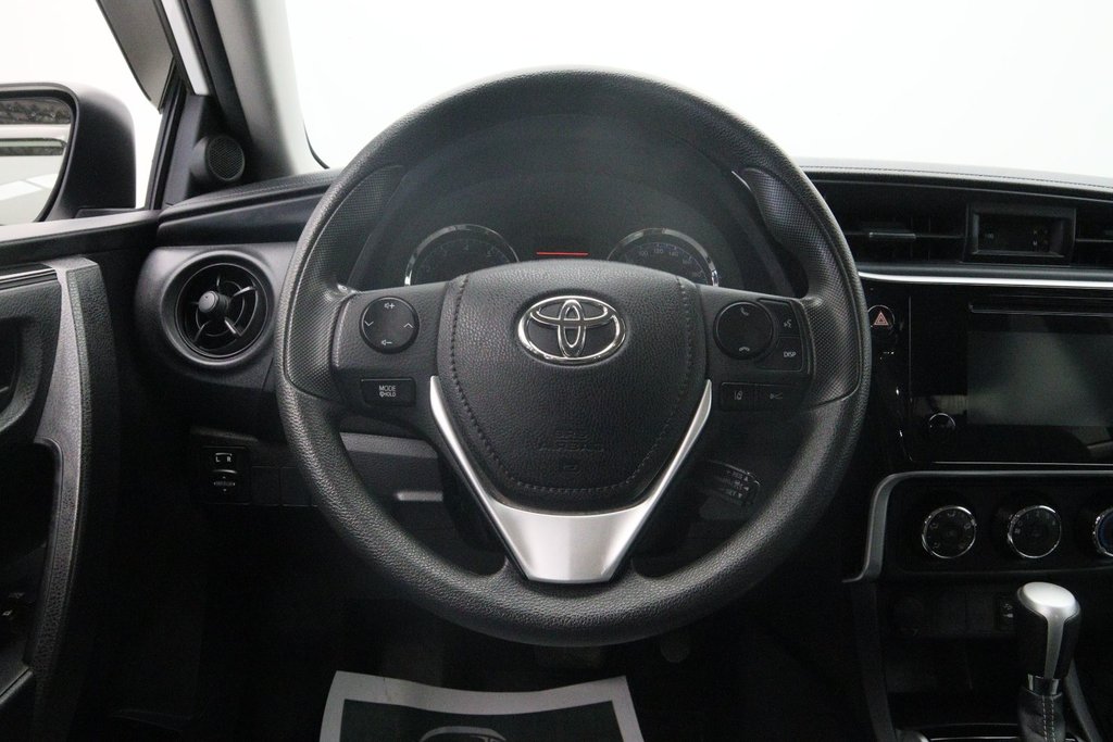 Toyota Corolla  2017 à Baie-Comeau, Québec - 11 - w1024h768px