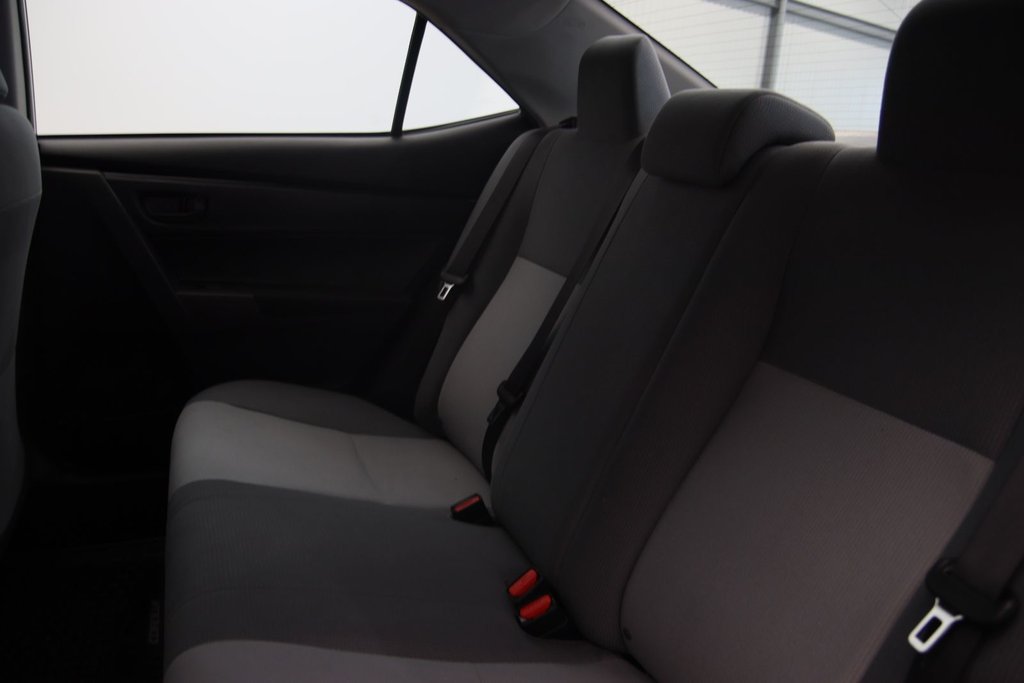 Toyota Corolla  2018 à Jonquière, Québec - 9 - w1024h768px