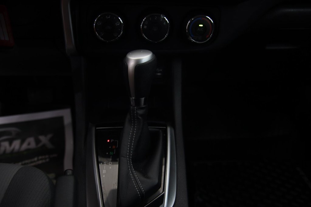 Toyota Corolla  2018 à Jonquière, Québec - 13 - w1024h768px