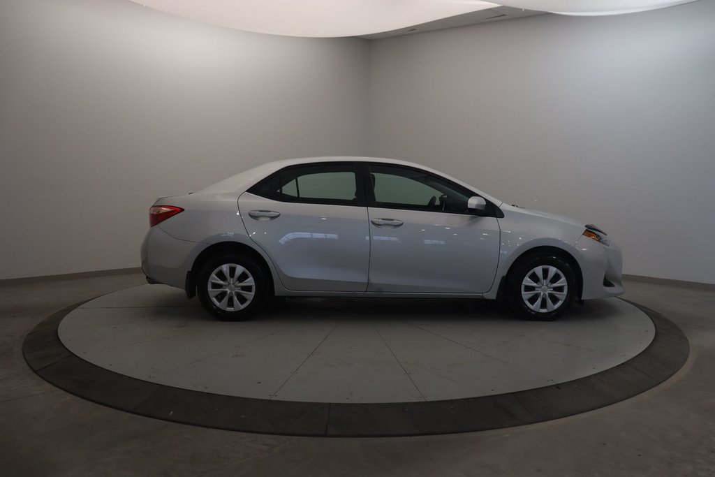 Toyota Corolla  2018 à Jonquière, Québec - 3 - w1024h768px