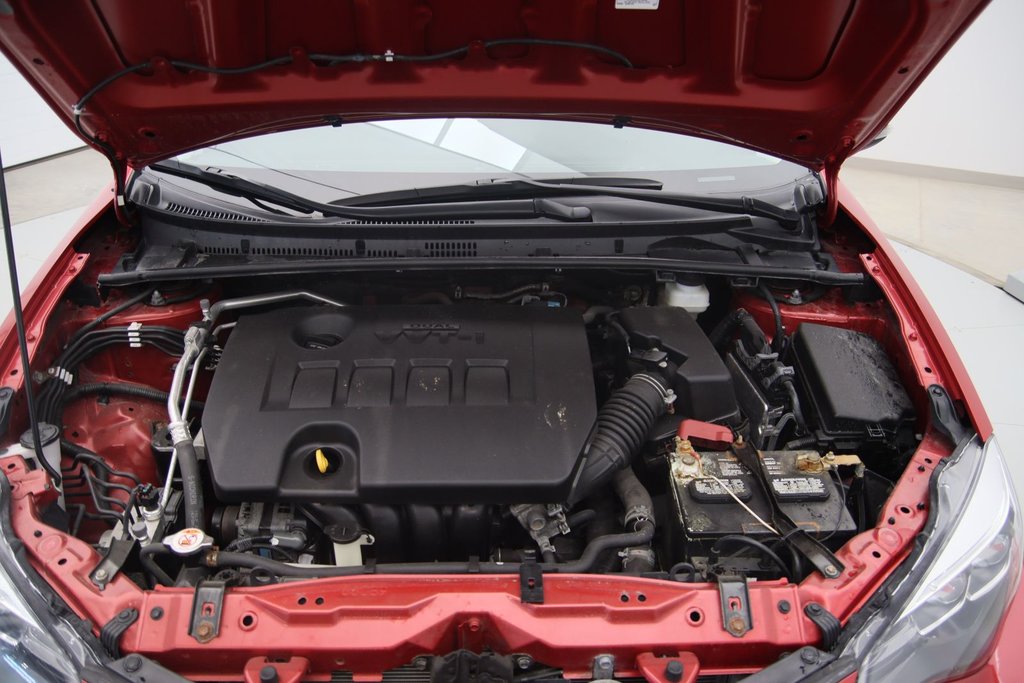 2019 Toyota Corolla in Jonquière, Quebec - 16 - w1024h768px