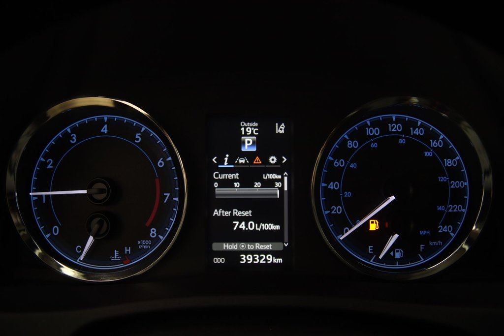 2019 Toyota Corolla in Jonquière, Quebec - 12 - w1024h768px