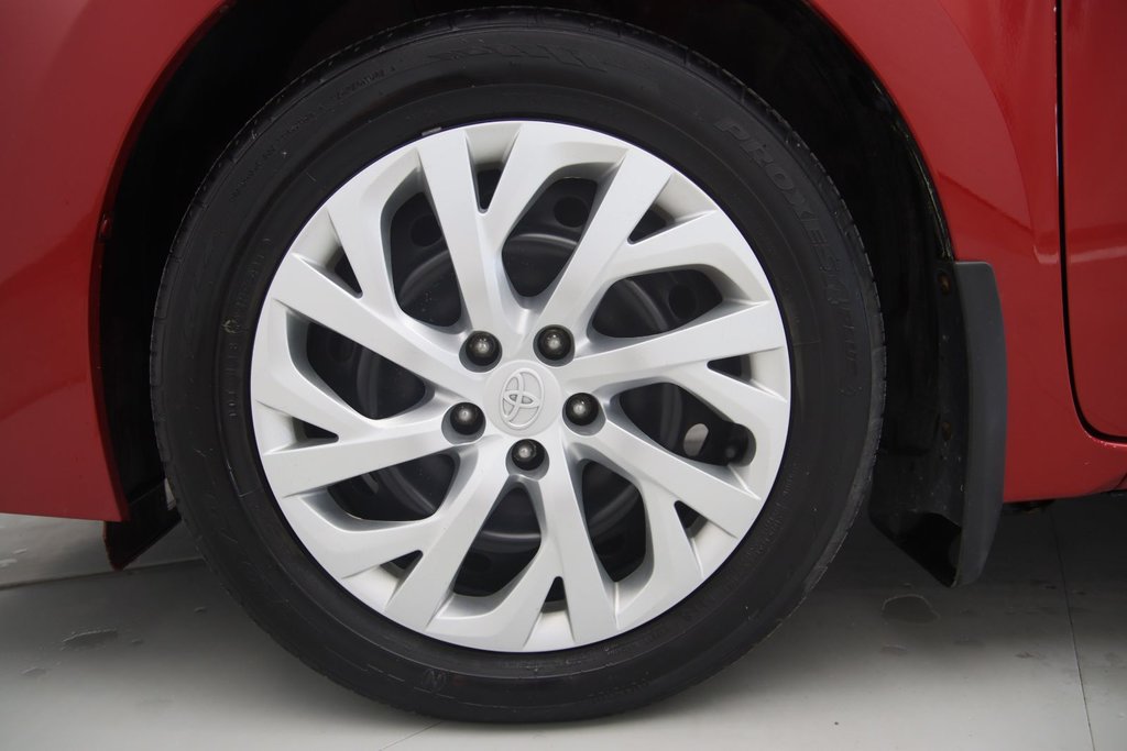 2019 Toyota Corolla in Jonquière, Quebec - 18 - w1024h768px