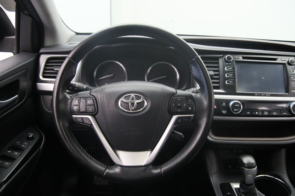 Toyota Highlander  2017 à Jonquière, Québec - 12 - w1024h768px