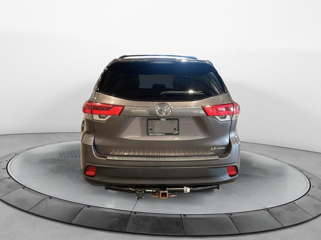 2019 Toyota Highlander LE in Chicoutimi, Quebec - 3 - w1024h768px