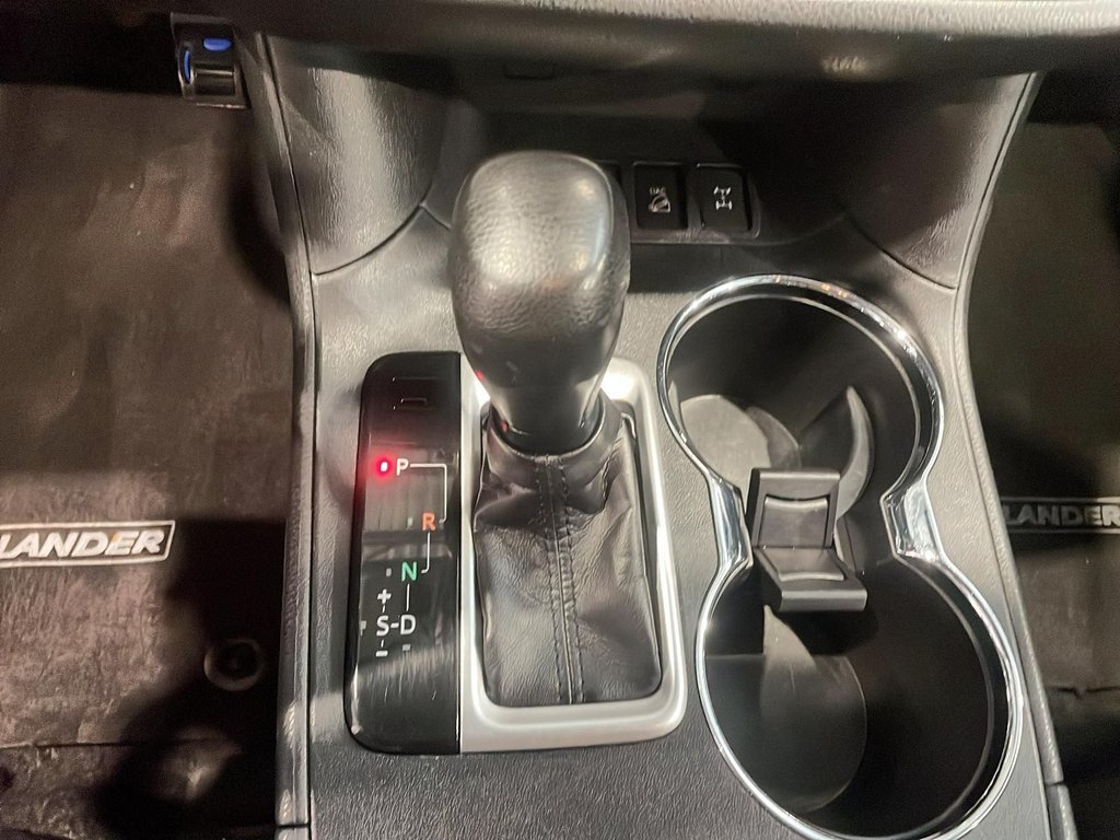 2019 Toyota Highlander LE in Chicoutimi, Quebec - 14 - w1024h768px