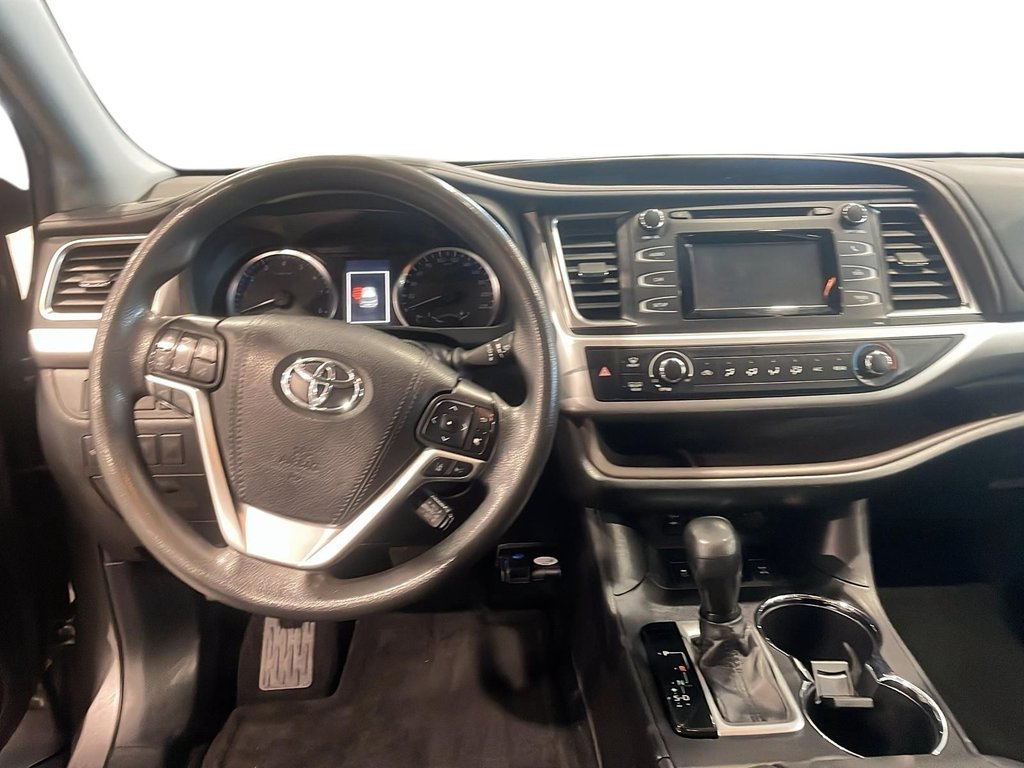 2019 Toyota Highlander LE in Chicoutimi, Quebec - 9 - w1024h768px