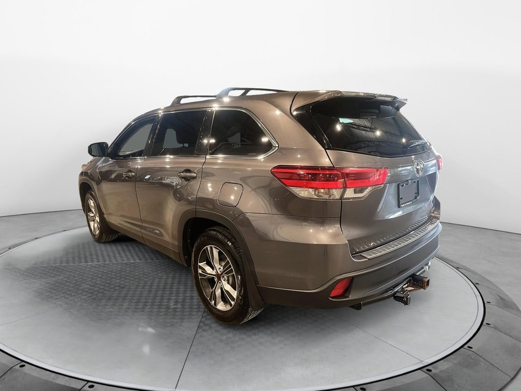 2019 Toyota Highlander LE in Chicoutimi, Quebec - 4 - w1024h768px