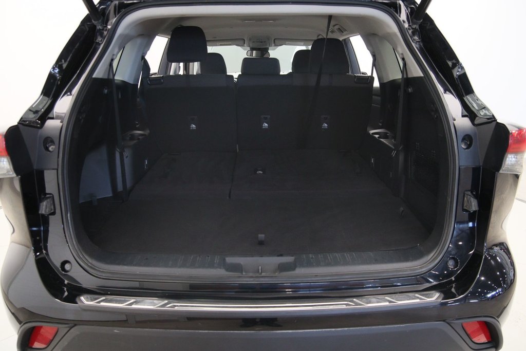 Toyota Highlander Hybrid LE 2022 à Jonquière, Québec - 17 - w1024h768px