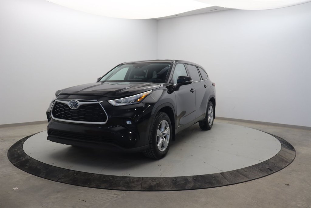 Toyota Highlander Hybrid LE 2022 à Jonquière, Québec - 1 - w1024h768px
