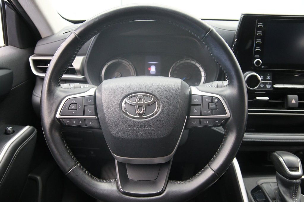 Toyota Highlander Hybrid LE 2022 à Jonquière, Québec - 12 - w1024h768px