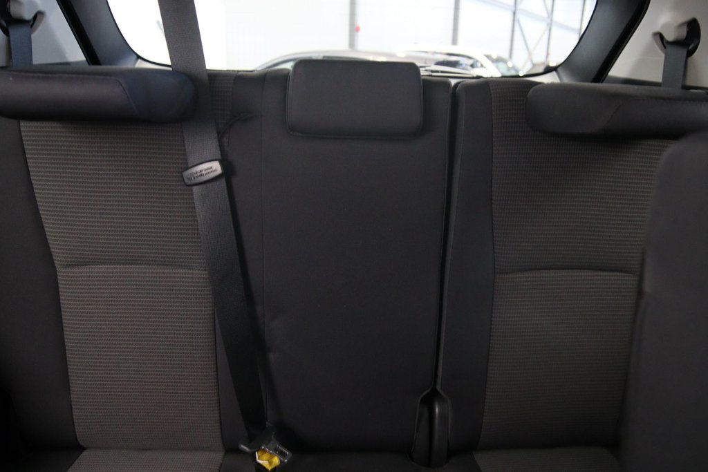 Toyota Highlander Hybrid LE 2022 à Jonquière, Québec - 11 - w1024h768px