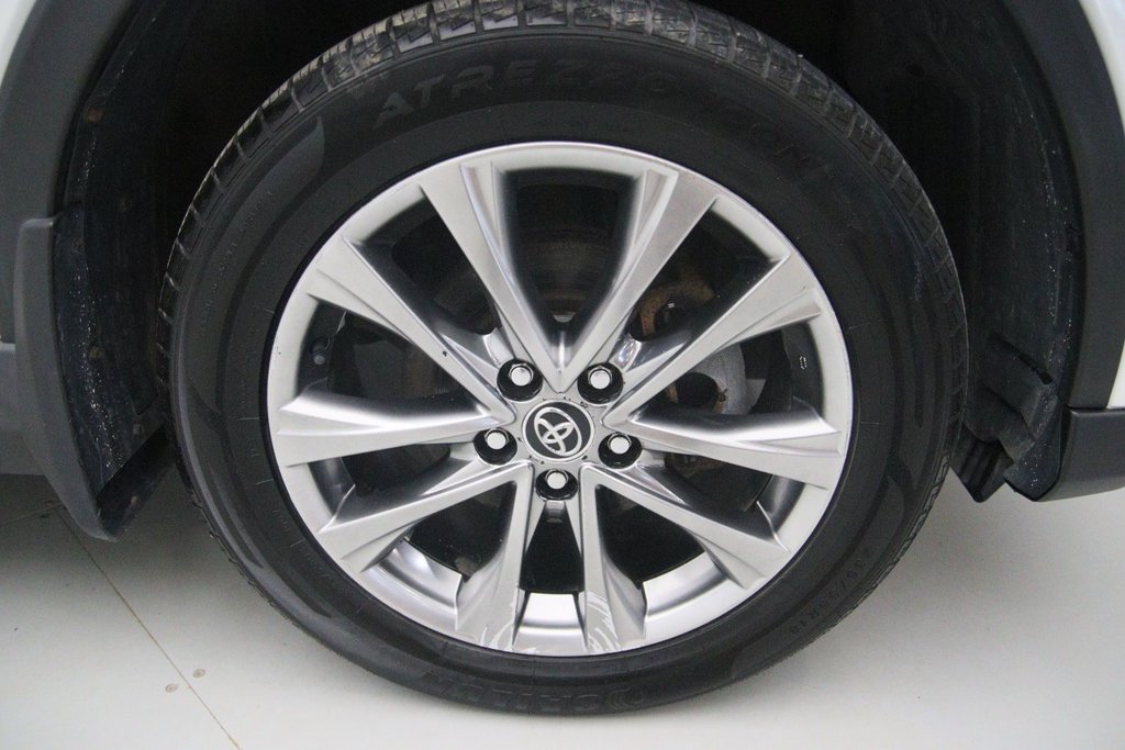 Toyota RAV4 Hybrid  2017 à Jonquière, Québec - 18 - w1024h768px