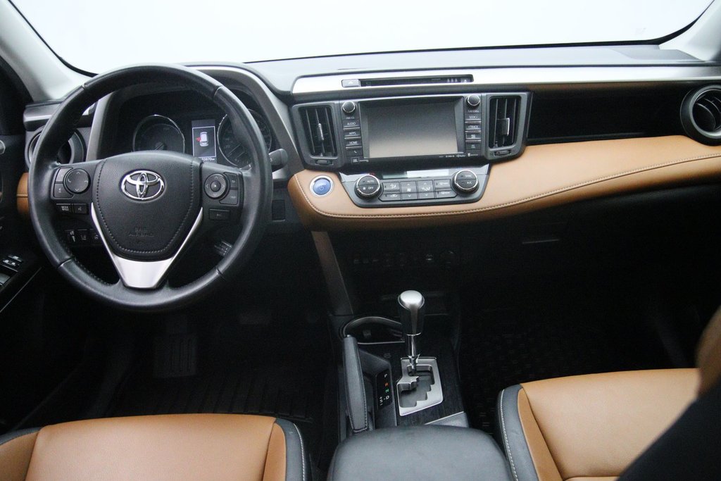 Toyota RAV4 Hybrid  2017 à Jonquière, Québec - 10 - w1024h768px