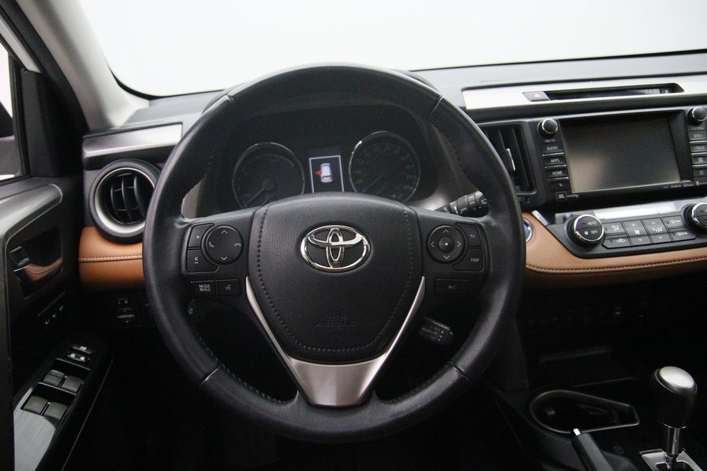 Toyota RAV4 Hybrid  2017 à Jonquière, Québec - 12 - w1024h768px