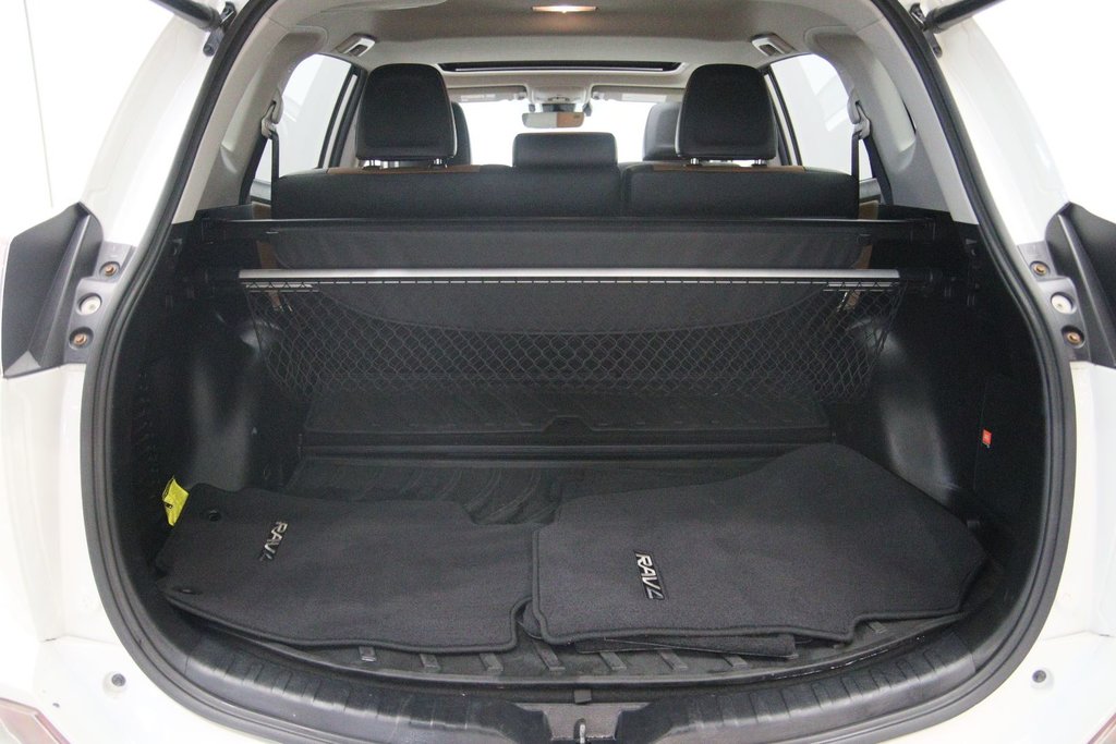 Toyota RAV4 Hybrid  2017 à Jonquière, Québec - 16 - w1024h768px