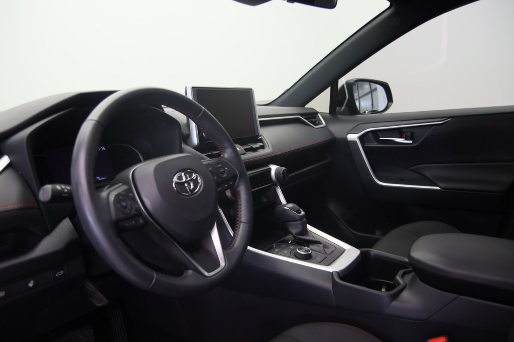 Toyota RAV4 Prime  2023 à Jonquière, Québec - 6 - w1024h768px