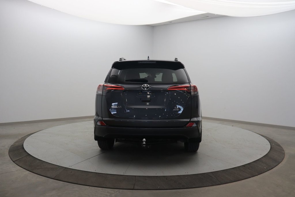 2018 Toyota RAV4 in Baie-Comeau, Quebec - 5 - w1024h768px