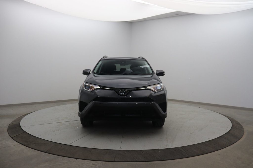 2018 Toyota RAV4 in Baie-Comeau, Quebec - 2 - w1024h768px
