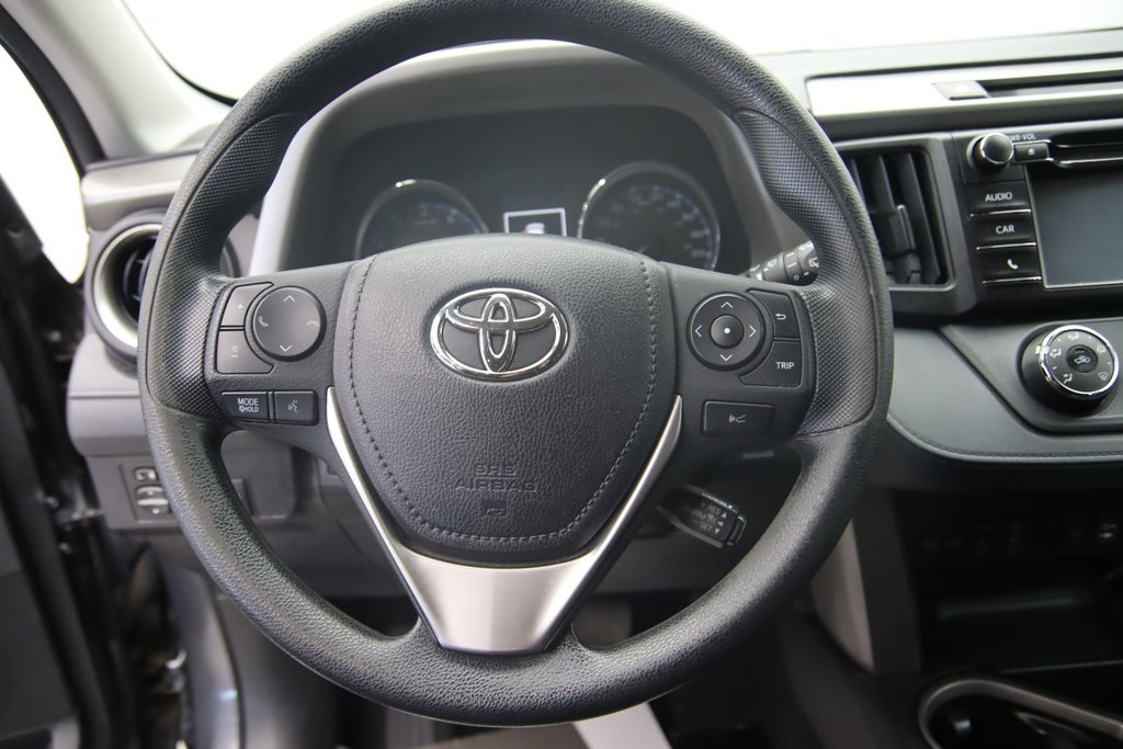 2018 Toyota RAV4 in Baie-Comeau, Quebec - 11 - w1024h768px
