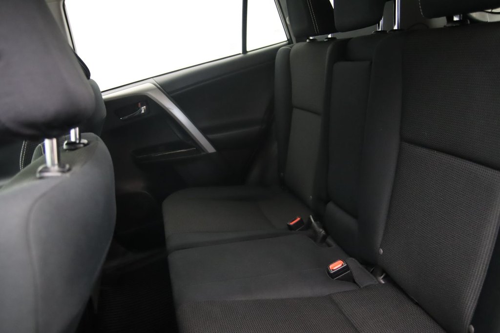 Toyota RAV4  2018 à Sept-Îles, Québec - 9 - w1024h768px