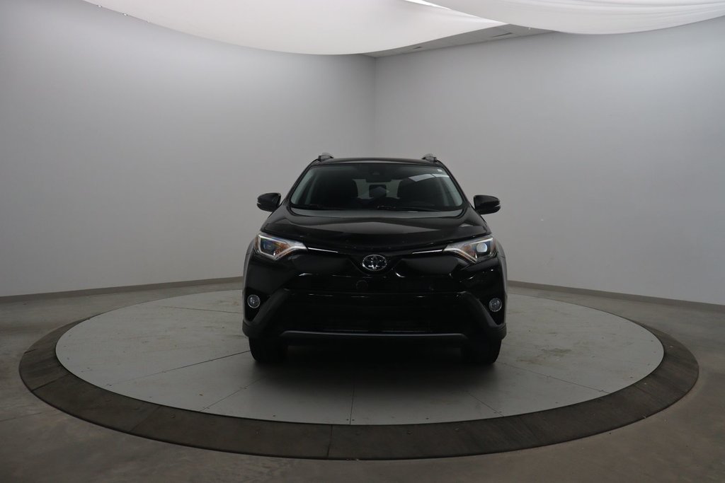 Toyota RAV4  2018 à Sept-Îles, Québec - 2 - w1024h768px