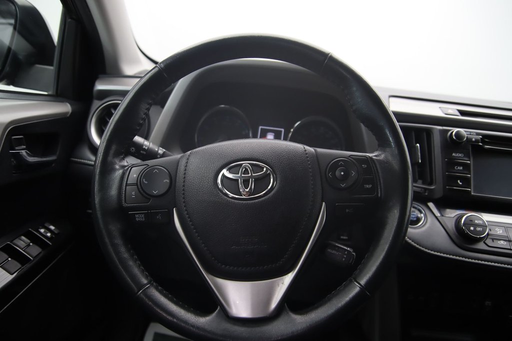 Toyota RAV4  2018 à Sept-Îles, Québec - 11 - w1024h768px