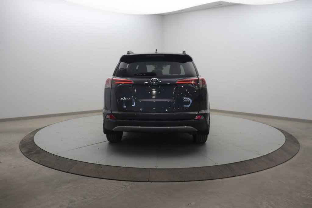 2018 Toyota RAV4 XLE in Jonquière, Quebec - 5 - w1024h768px