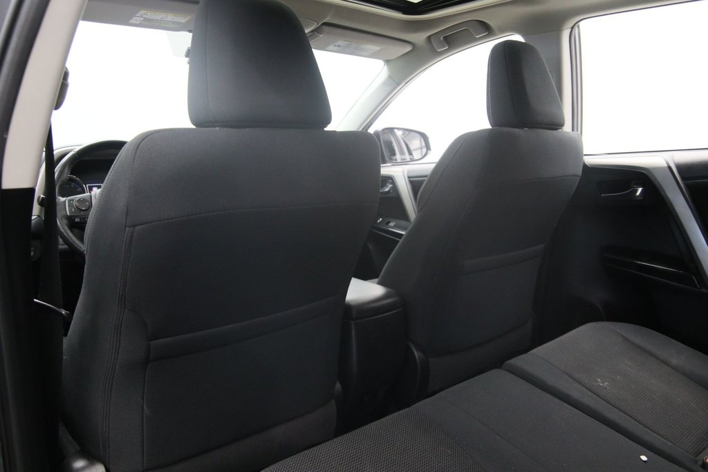 2018 Toyota RAV4 XLE in Jonquière, Quebec - 10 - w1024h768px