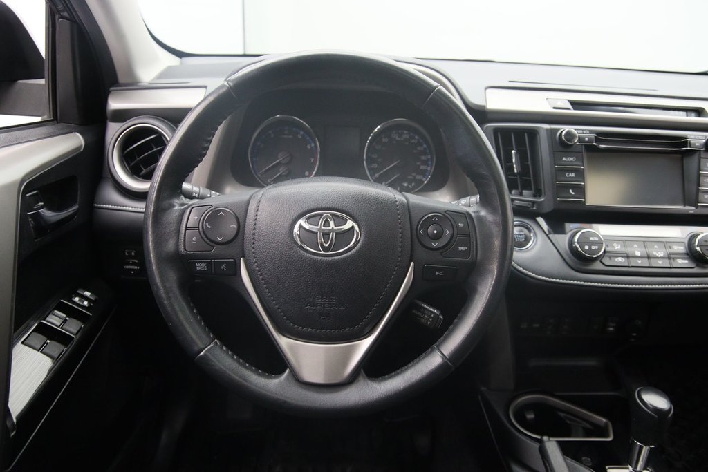 2018 Toyota RAV4 XLE in Jonquière, Quebec - 12 - w1024h768px